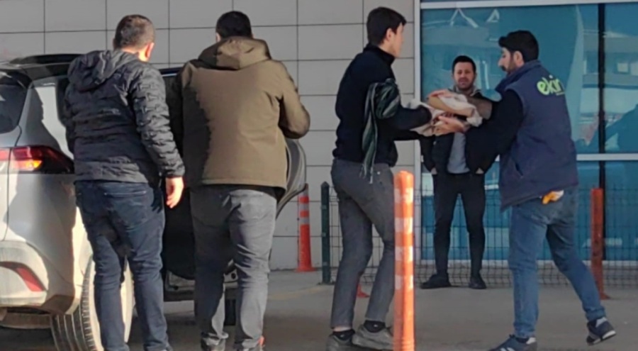 Bursa'da elini kesim makinesine kaptıran gencin parmakları koptu
