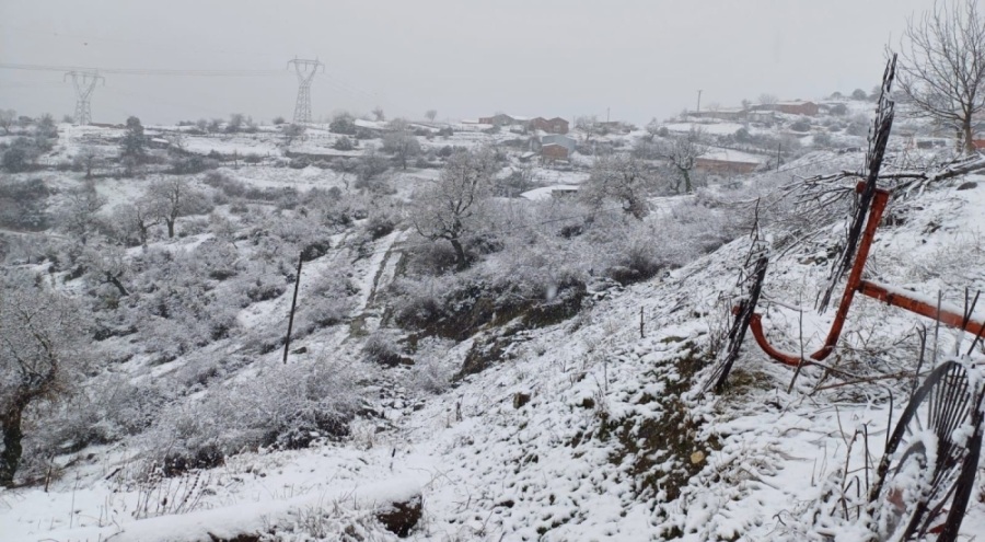 Çanakkale'de kar yağışı etkisini gösteriyor