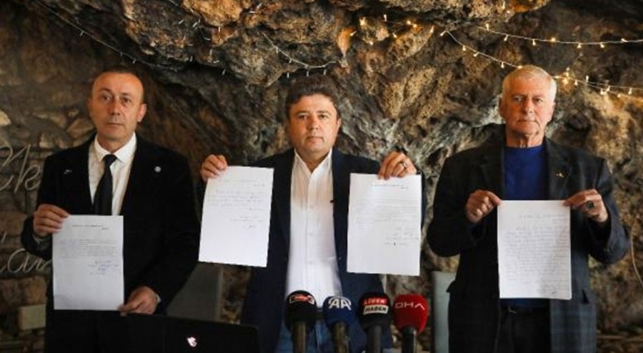 İYİ Parti'de istifa zinciri