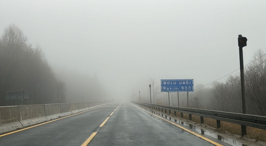 Bolu Dağı'nı sis bastı