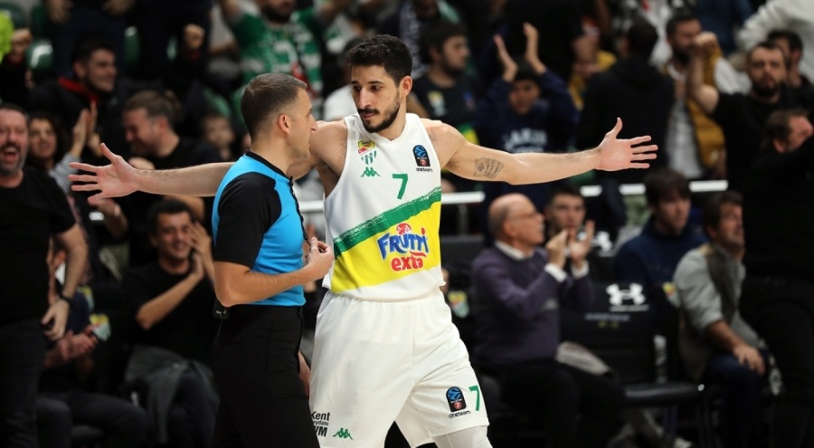 Bursaspor İnfo Yatırım'da Enes Berkay Taşkıran ile vedalaşıldı!