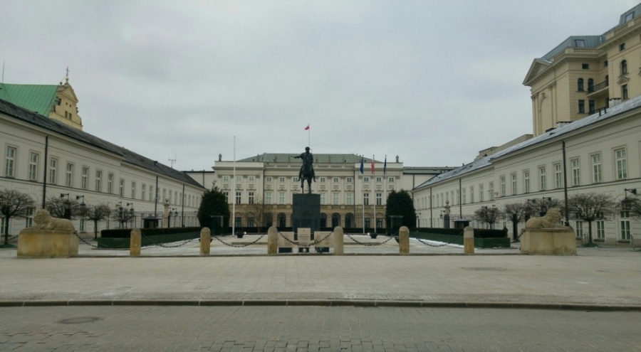Polonya'da polis Cumhurbaşkanlığı Sarayı'na baskın düzenledi