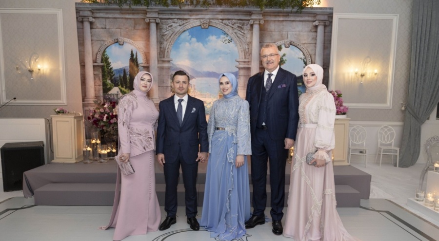 Bursa Karacabey Belediye Başkanı Özkan'ın kızı Serra Özkan nişanlandı