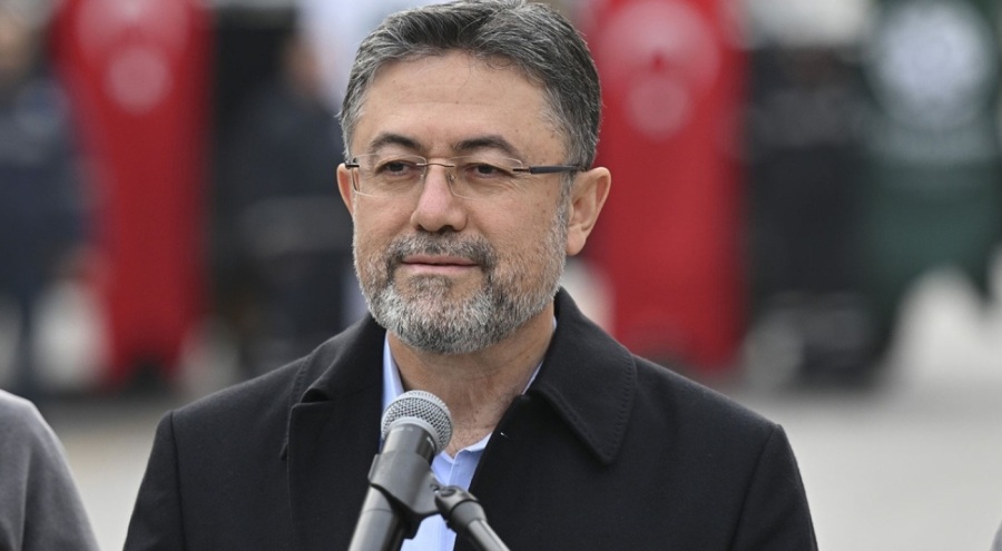 Bakan Yumaklı: Gıdada yapay ete izin verilmeyecek