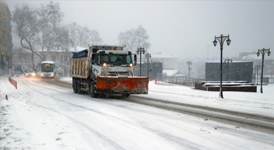 Tekirdağ ve Kırklareli'nde kar yağışı sürüyor