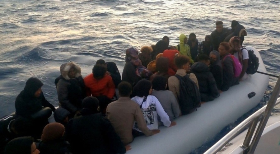 Midilli Adası kıyısında 2 göçmenin cansız bedeni bulundu