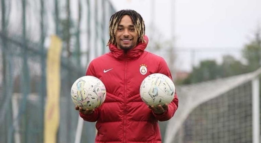 Paris Saint-Germain'de hedef Sacha Boey