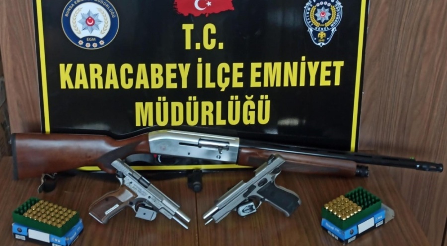 Bursa'da sosyal medyada ateş ettiği görülen 2 kişi gözaltına alındı