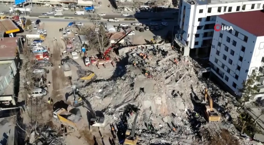 38 kişinin öldüğü Emek Apartmanı'na ilişkin davada eski Belediye Başkanına tahliye!