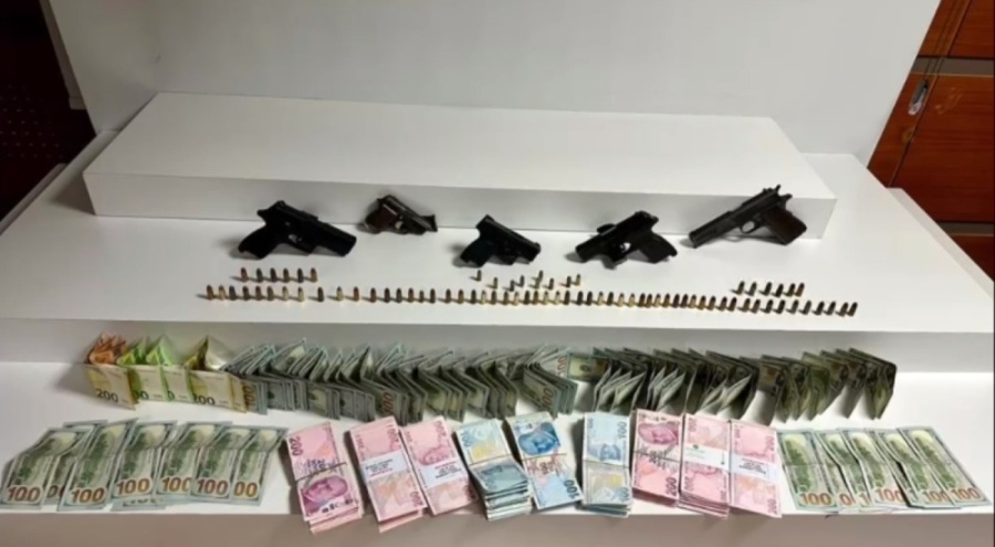 Maltepe'de ruhsatsız silah ticareti operasyonu