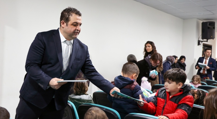 Uludağ Elektrik, çocuklara enerji tasarrufunu gölge oyunu ile anlatıyor