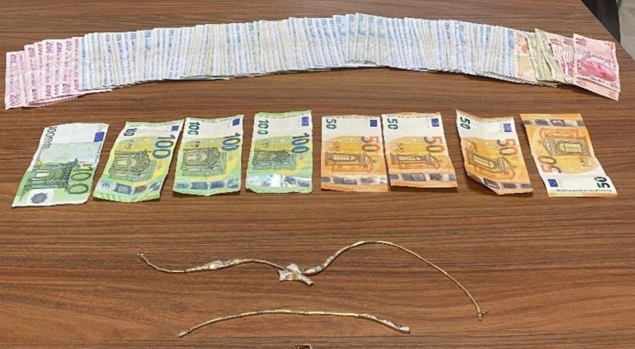 Evden binlerce liralık ziynet eşyası çalan hırsız tutuklandı