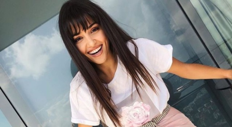 Hande Erçel 'Hedef gösteriliyorum' diyerek isyan etti