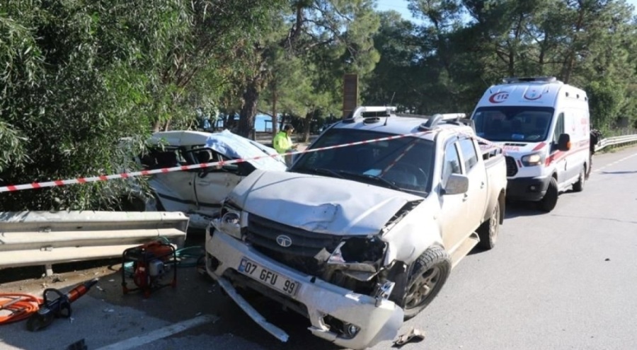 Piknik yolunda kaza: 1 ölü, 2 yaralı