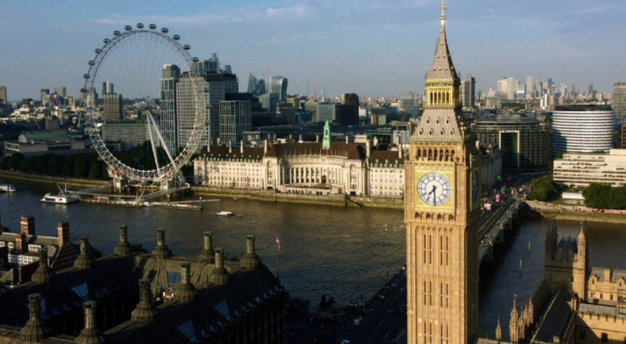 İngiliz ekonomisi kasımda beklentilerin üstünde!