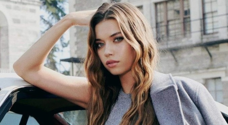 Afra Saraçoğlu'nun elbisesinin fiyatı dudak uçuklattı