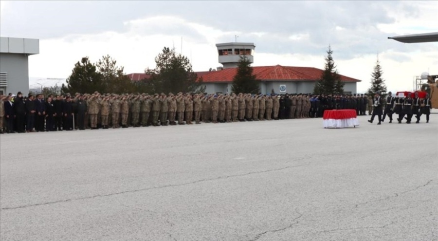 Pençe-Kilit bölgesinde şehit olan asker için tören düzenlendi