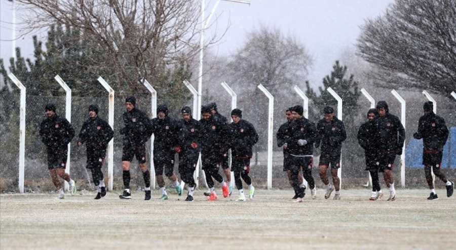 Sivasspor 3'ü yabancı 5 transfer yapacak