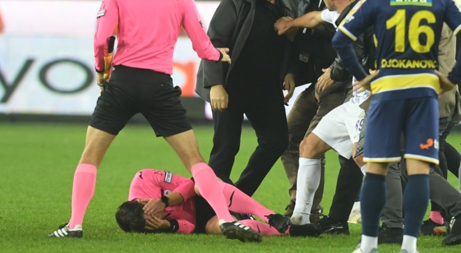 Talimat değişti: Hakeme saldırıya 'puan silme' ve 'küme düşürme' cezası