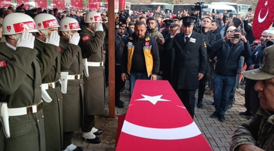 Türkiye kahramanlarını uğurluyor: Pençe-Kilit şehitlerimize veda...
