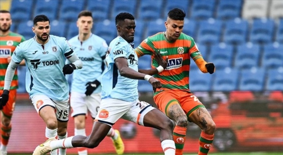 Başakşehir sahasında kazandı