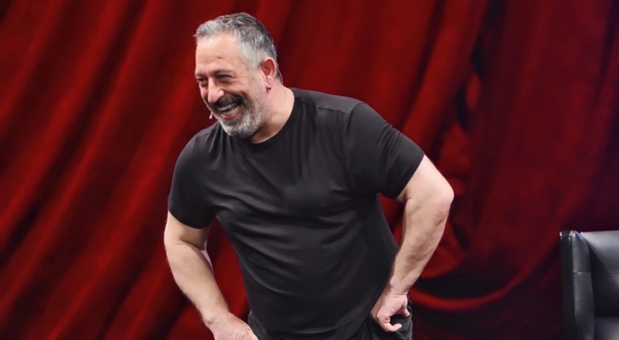 Cem Yılmaz Levent'teki lüks villasını satışa çıkardı