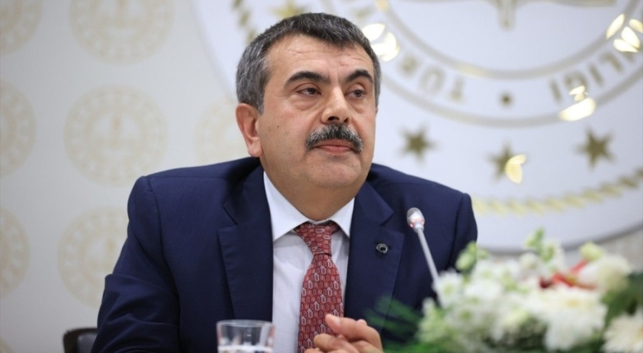 Bakan Tekin duyurdu: Okullarda şehitler için bir dakikalık saygı duruşunda bulunulacak