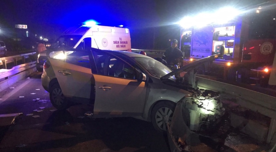 Kocaeli D-100 karayolunda otomobil kazası: 4 Yaralı