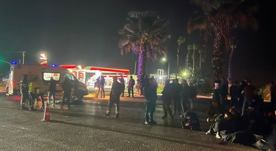 Otomobilin çarptığı 2 genç feci şekilde can verdi