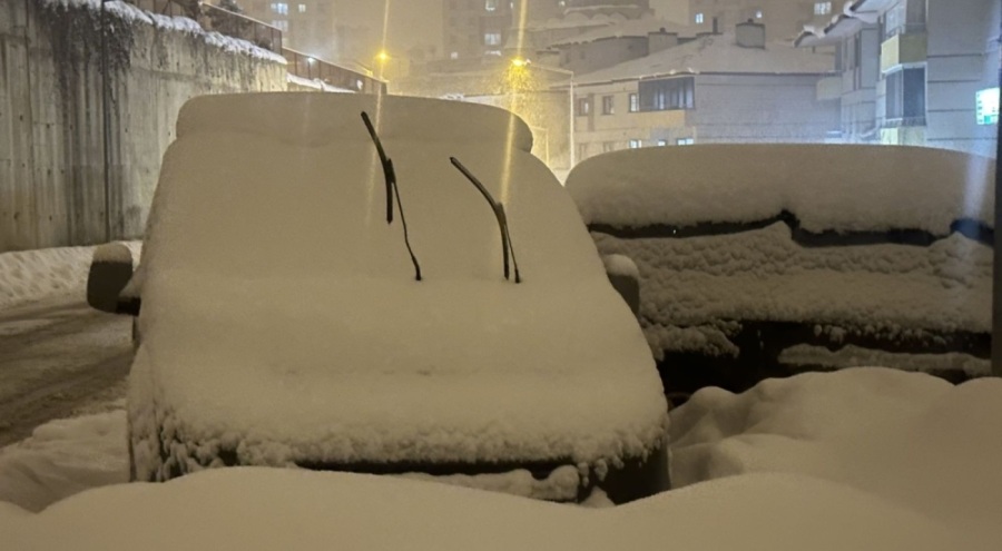 O ilde hayat durma noktasına geldi: Kar kalınlığı 40 santimetreye ulaştı