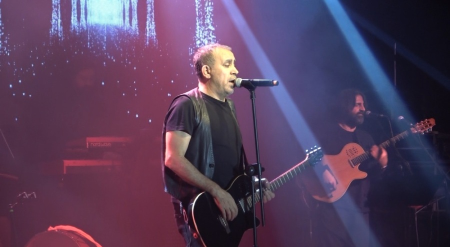Haluk Levent şehit ailesine destek konserini Bursa'da verdi