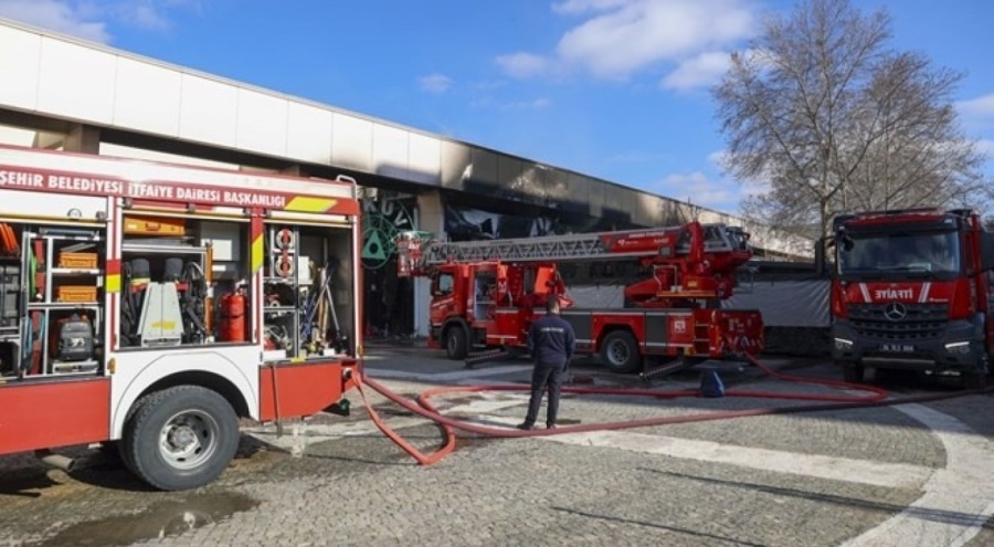 AVM'de yangın paniği