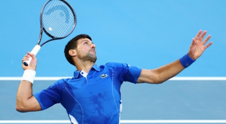 Djokovic galibiyetle başladı