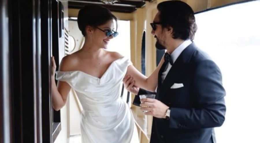 Ünlü oyuncu Alina Boz'dan balayı pozu