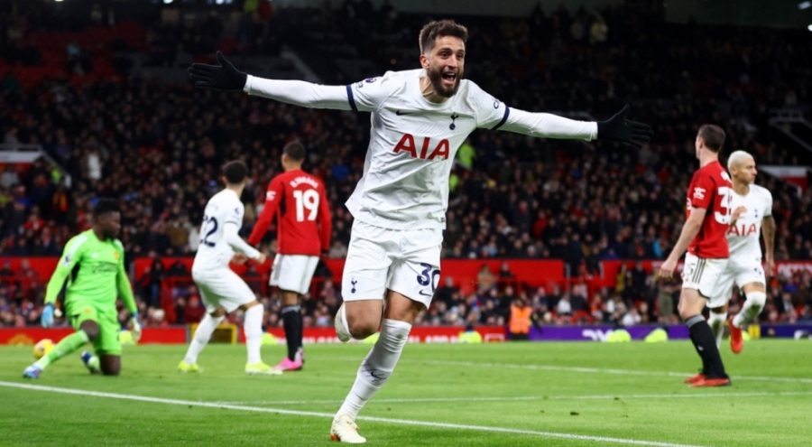 Manchester United Tottenham'la berabere kaldı