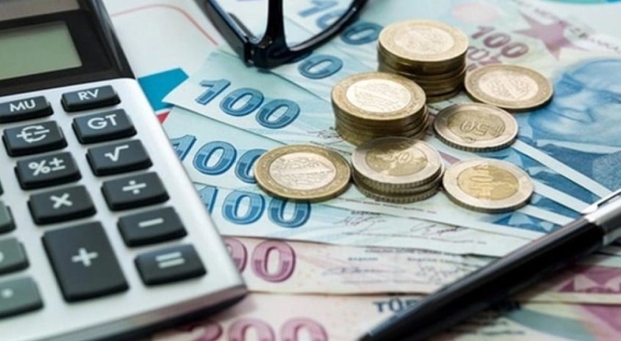 Döviz kurlarında zirveye yakın sakin seyir: 8 bankadan enflasyon tahmini