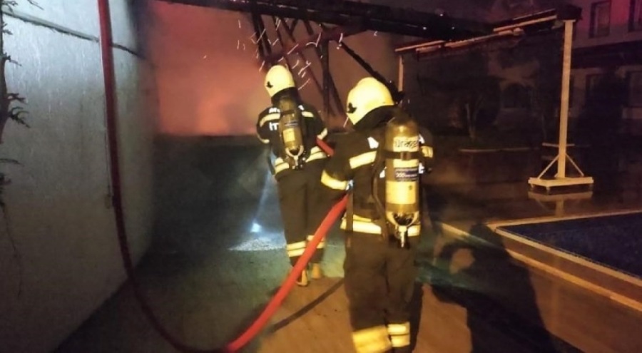 Apart otelde yangın!