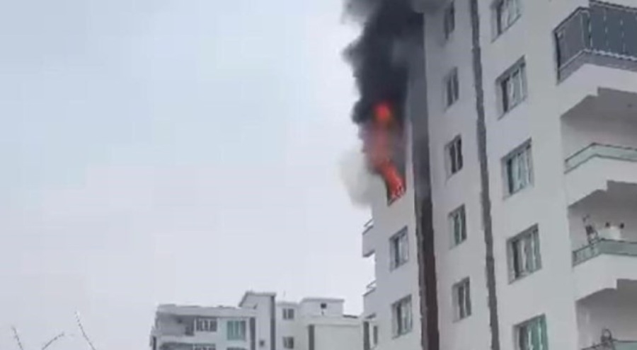 8 katlı binada yangın paniği