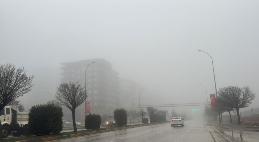Gaziantep'te yoğun sis nedeniyle uçak seferleri iptal edildi