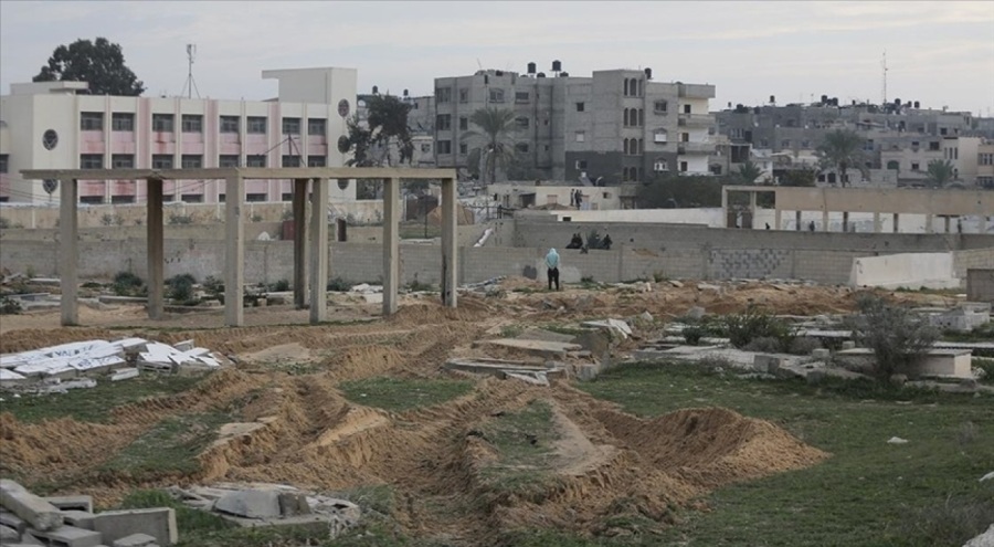 İsrail ordusu Gazze'deki kabristanı tahrip etti