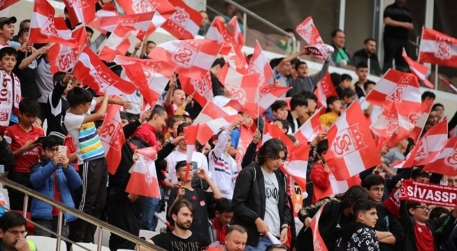 Sivasspor'da kombinelere yüzde 50 indirim yapıldı