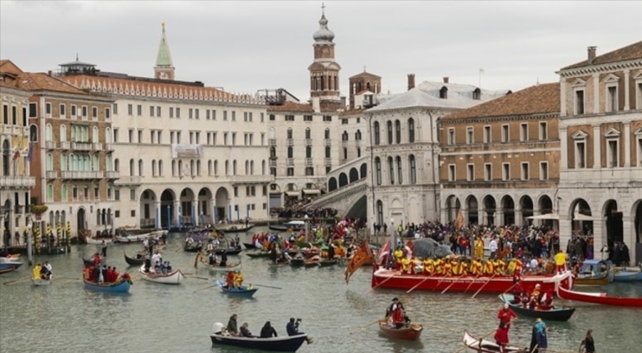 Venedik'te ziyarette 'günlük 5 euro' dönemine geçildi