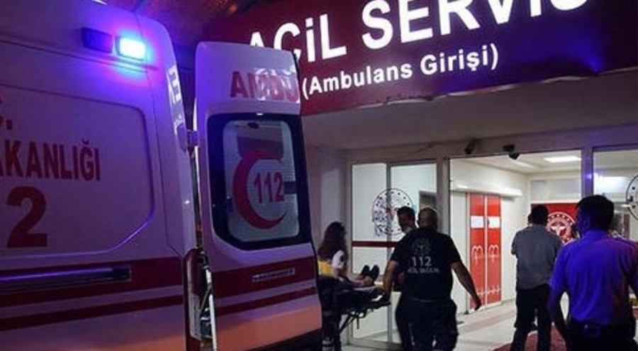 Otomobil şarampole uçtu: 1'i çocuk 4 yaralı