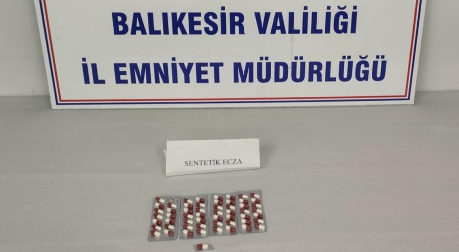 Banka havalesi ile uyuşturucu satan ve alan 3 şahıs gözaltına alındı