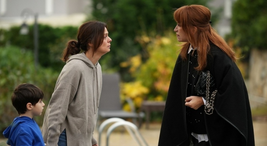 Sandık Kokusu dizisinde üvey babayla ilişki sahnesi gündemde!