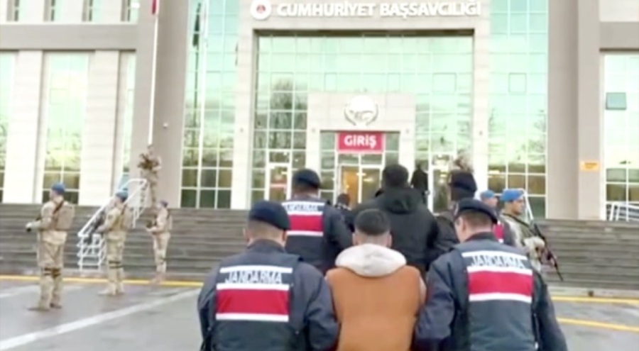 Terör örgütü PKK propagandası yaptığı iddiasıyla 2 zanlı yakalandı