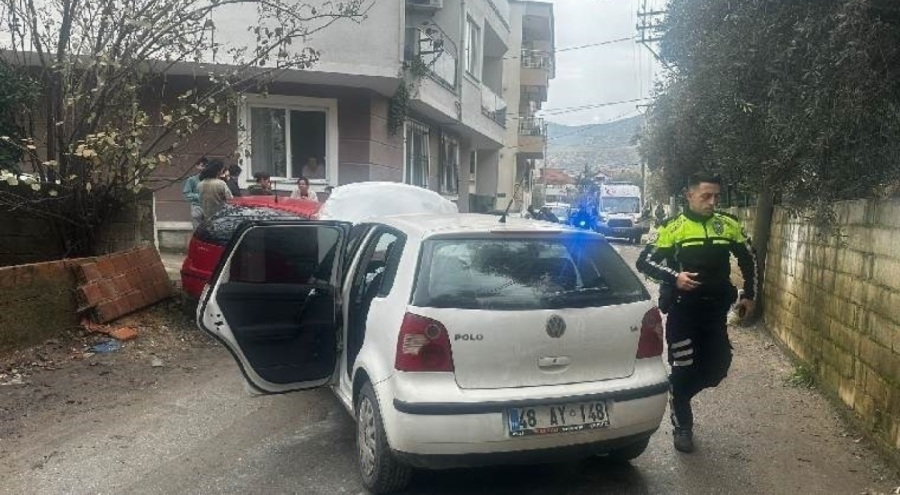 Park halindeki araca çarptı!