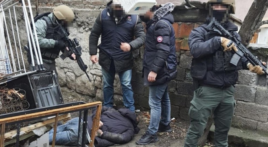 Kırmızı bültenle aranan DEAŞ üyesi Eskişehir'de yakalandı