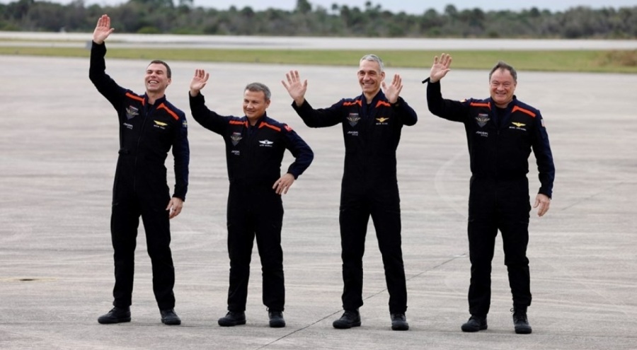 Astronotlar aileleriyle vedalaştı! İlk Türk astronot Alper Gezeravcı da ekipte