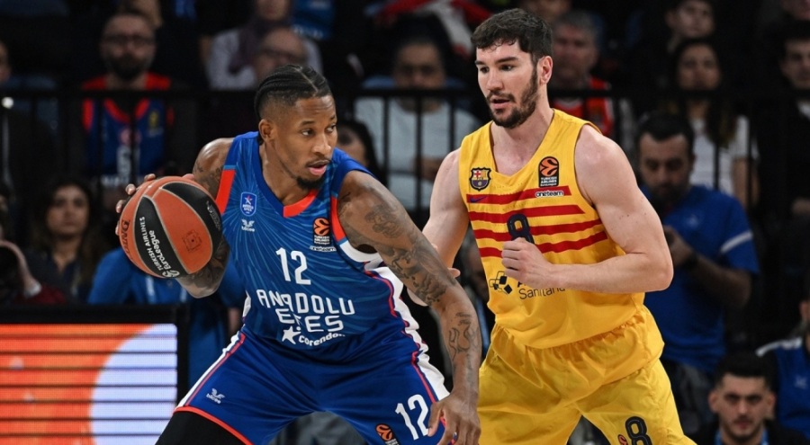 Anadolu Efes, Barcelona karşısında galip!